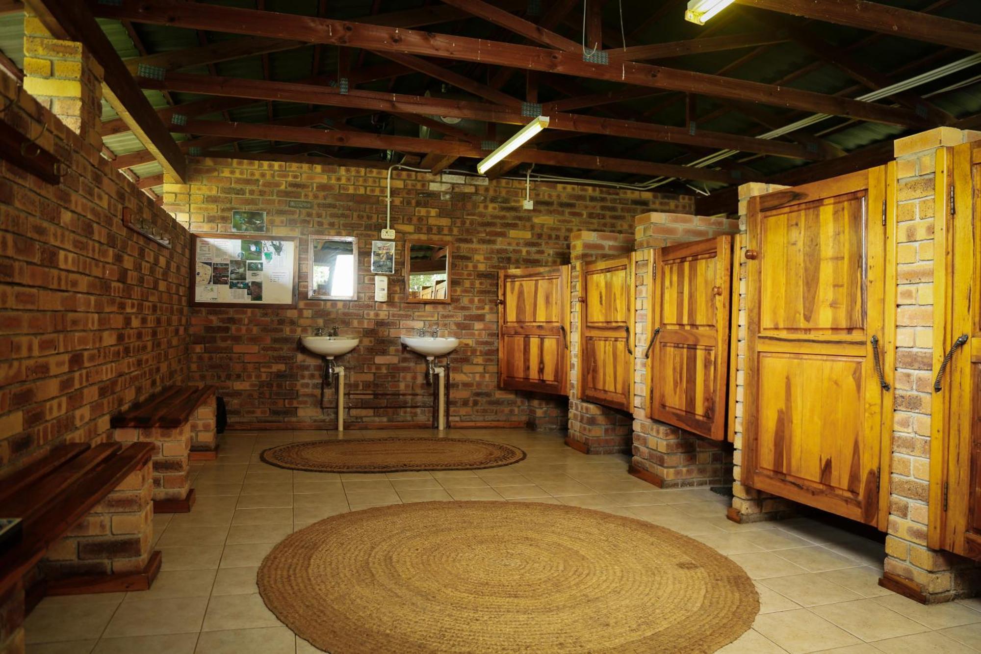 Woodlands Stop Over And Lodge Francistown Exteriör bild