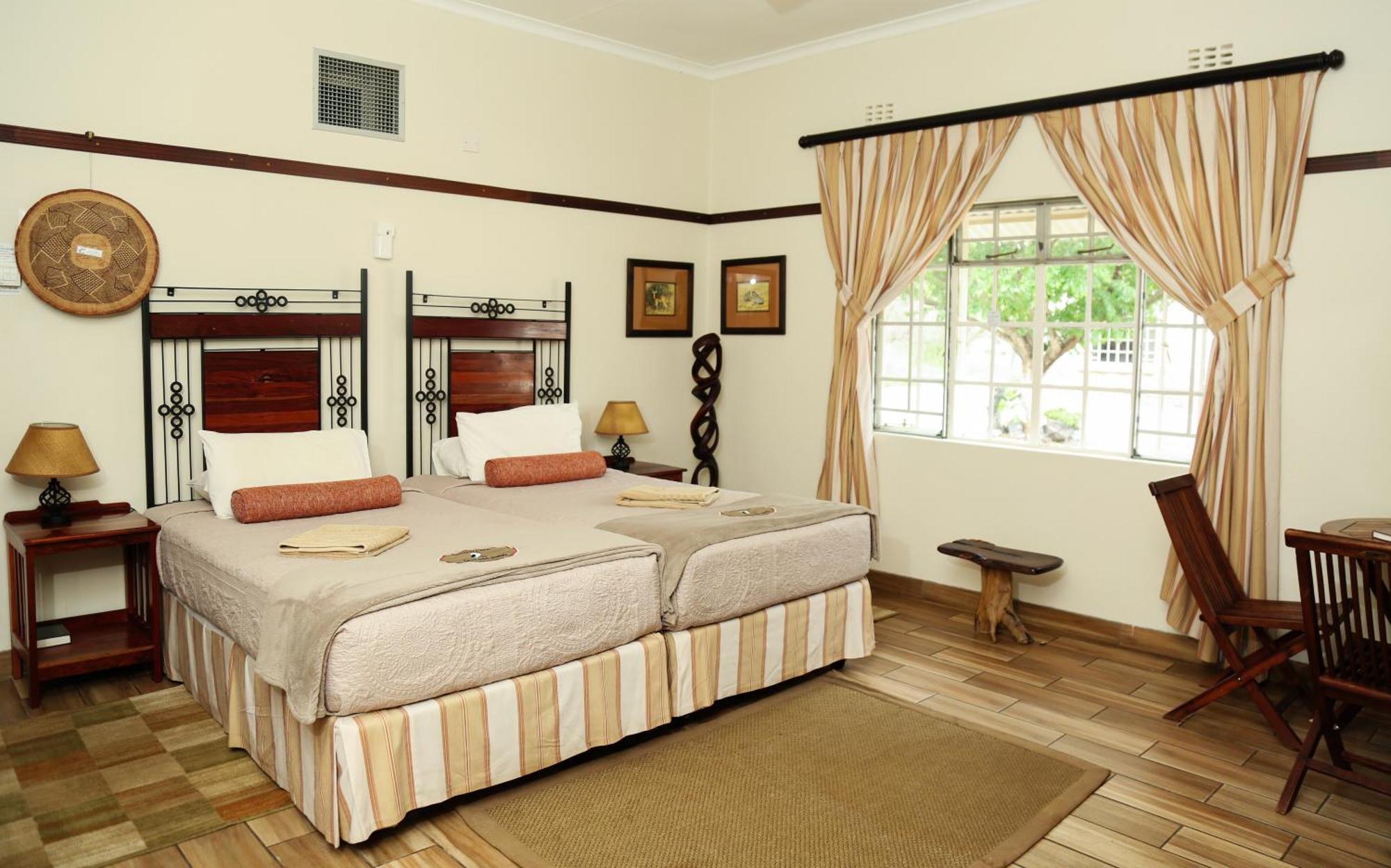 Woodlands Stop Over And Lodge Francistown Exteriör bild
