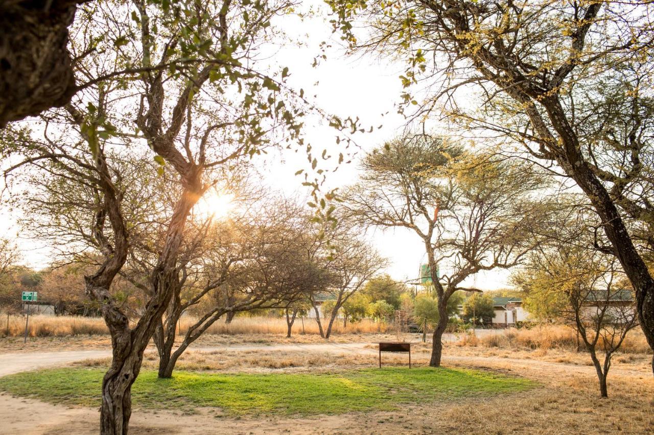 Woodlands Stop Over And Lodge Francistown Exteriör bild